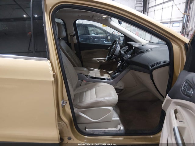 1FMCU0GXXFUB82890 Ford ESCAPE SE