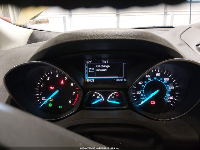 1FMCU0GXXFUB82890 Ford ESCAPE SE