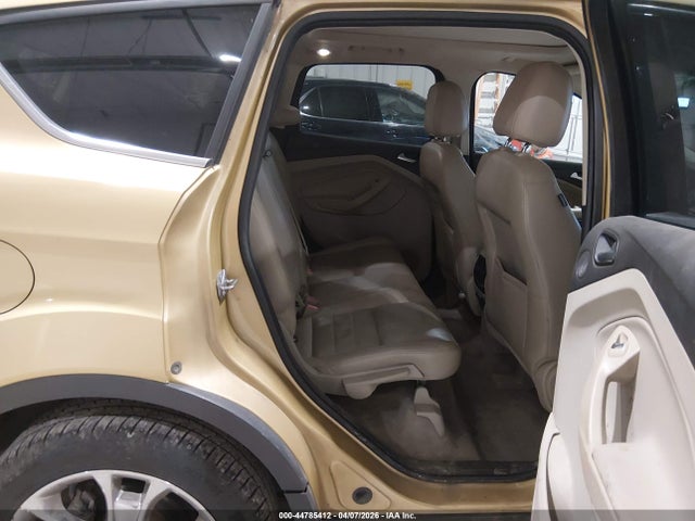 1FMCU0GXXFUB82890 Ford ESCAPE SE