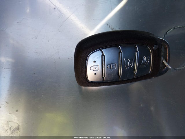 KM8J33AL8JU763587 Hyundai Tucson Sport