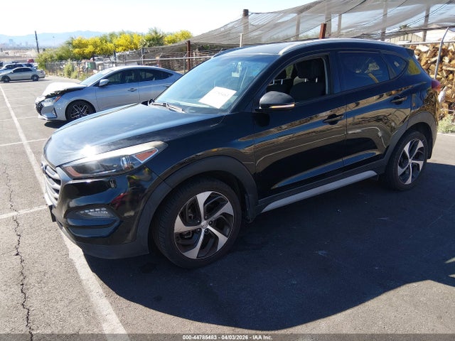 KM8J33AL8JU763587 Hyundai Tucson Sport
