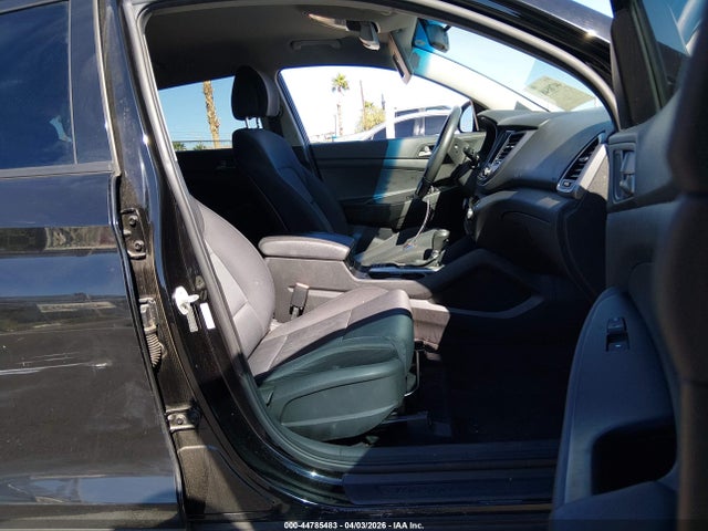 KM8J33AL8JU763587 Hyundai Tucson Sport