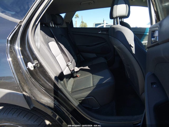 KM8J33AL8JU763587 Hyundai Tucson Sport