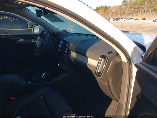 YV4L12UN4P2929308 Volvo Xc40 B5 Plus Bright Theme