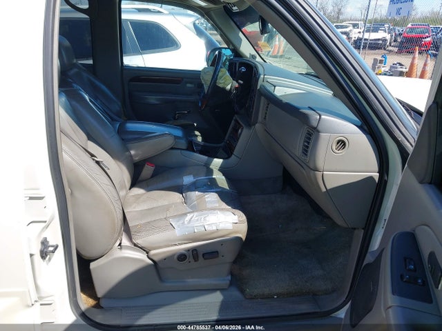 44785537 :رقم المزاد ، 1GYEK63NX3R285133 vin ، 2003 Cadillac Escalade Standard مزاد بيع