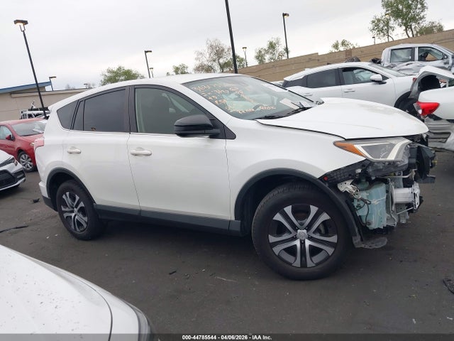 JTMZFREV4JJ727149 Toyota RAV4 LE