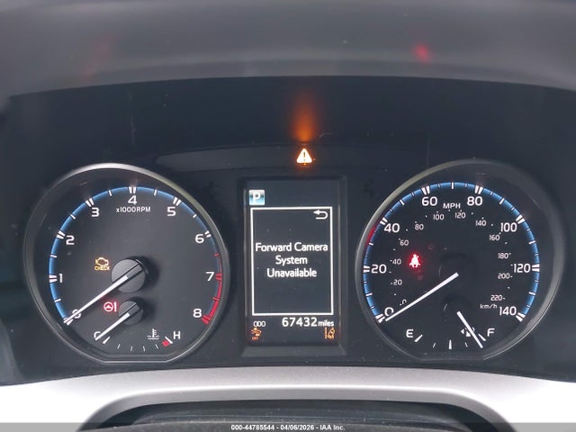 JTMZFREV4JJ727149 Toyota RAV4 LE
