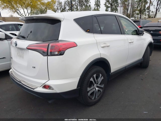 JTMZFREV4JJ727149 Toyota RAV4 LE