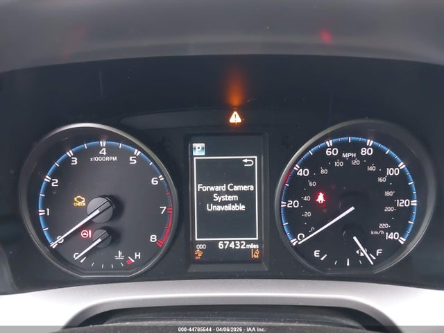 JTMZFREV4JJ727149 Toyota RAV4 LE