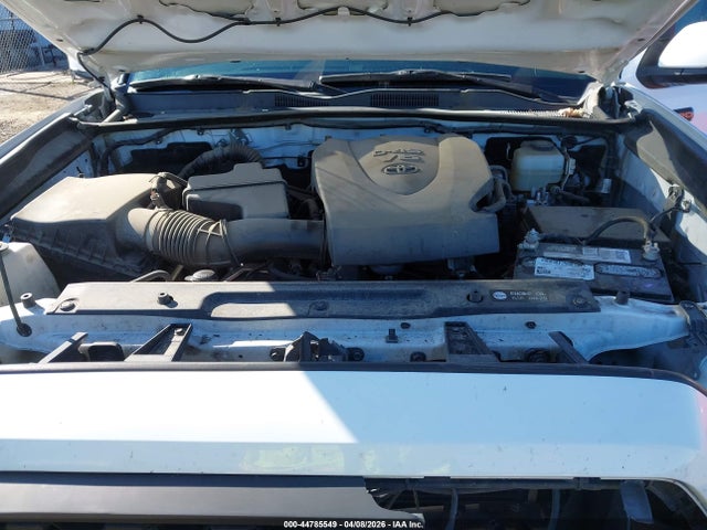 3TMCZ5ANXJM185909 Toyota Tacoma Trd Off Road