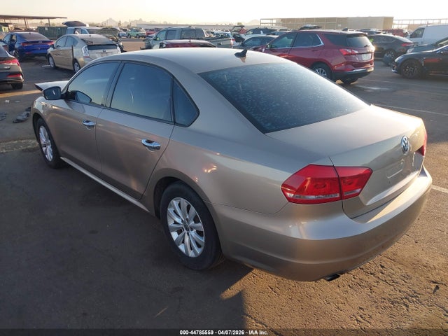 2015 Volkswagen Passat 1.8t Wolfsburg Edition მანქანა იყიდება აუქციონზე, vin: 1VWAT7A33FC009695, აუქციონის ნომერი: 44785559