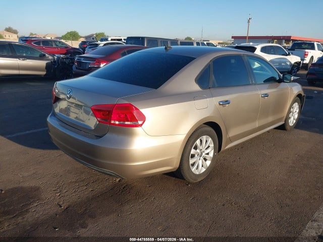 2015 Volkswagen Passat 1.8t Wolfsburg Edition მანქანა იყიდება აუქციონზე, vin: 1VWAT7A33FC009695, აუქციონის ნომერი: 44785559