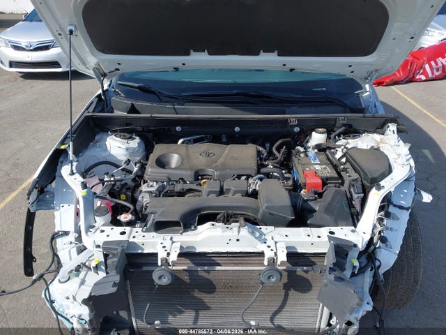 2T3F1RFV6NW281822 Toyota RAV4 LE