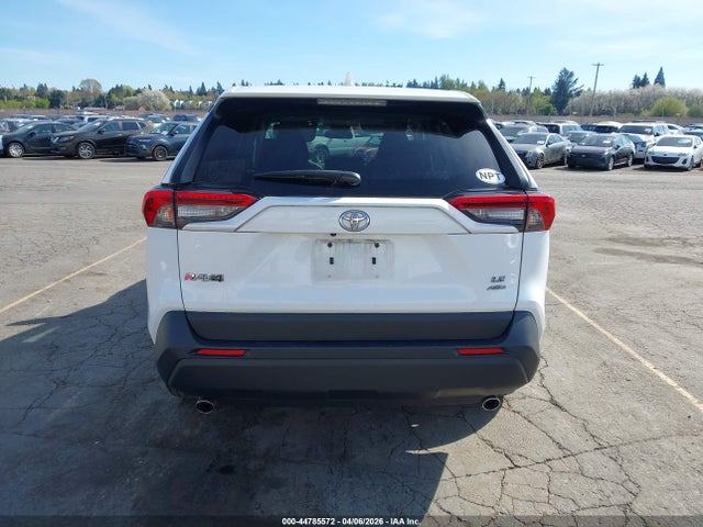 2T3F1RFV6NW281822 Toyota RAV4 LE