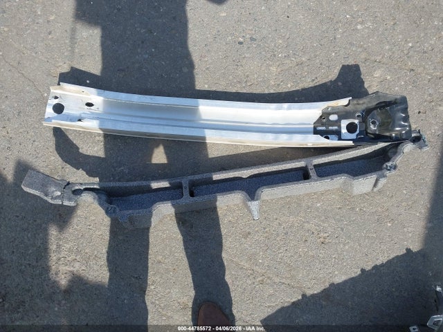 2T3F1RFV6NW281822 Toyota RAV4 LE