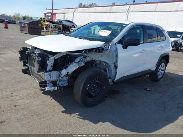 2T3F1RFV6NW281822 Toyota RAV4 LE