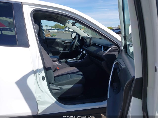 2T3F1RFV6NW281822 Toyota RAV4 LE
