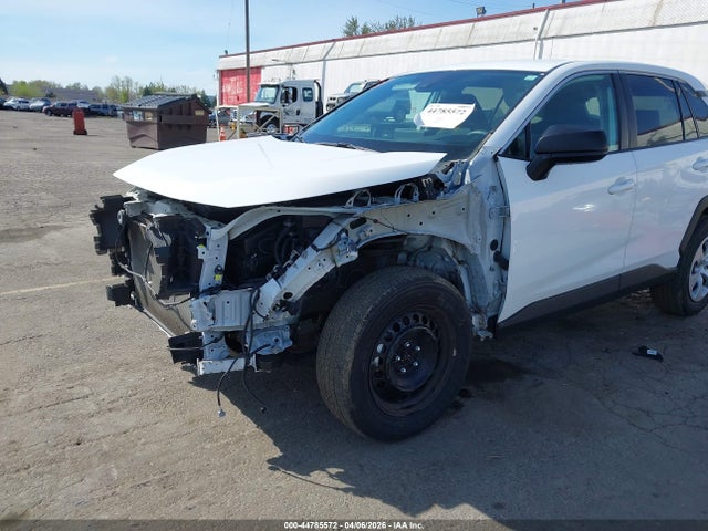 2T3F1RFV6NW281822 Toyota RAV4 LE