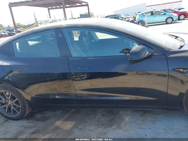 5YJ3E1EA2LF611272 Tesla MODEL 3
