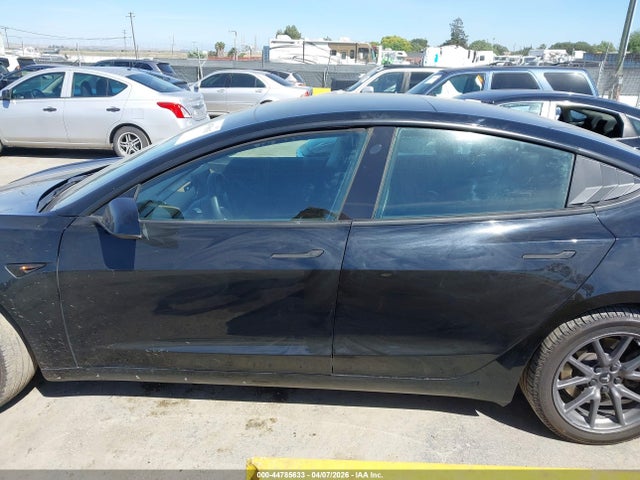 5YJ3E1EA2LF611272 Tesla MODEL 3