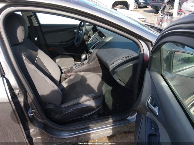 1FADP3F24EL438927 Ford FOCUS SE