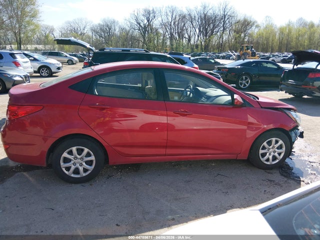 2014 Hyundai Accent Gls მანქანა იყიდება აუქციონზე, vin: KMHCT4AE4EU703263, აუქციონის ნომერი: 44785671