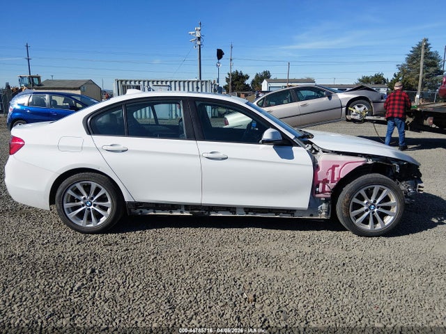 2017 Bmw 320i მანქანა იყიდება აუქციონზე, vin: WBA8E1G59HNU14465, აუქციონის ნომერი: 44785716