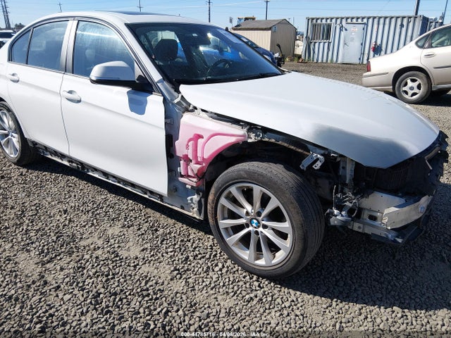 2017 Bmw 320i მანქანა იყიდება აუქციონზე, vin: WBA8E1G59HNU14465, აუქციონის ნომერი: 44785716