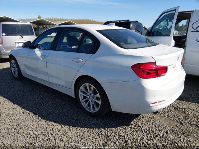 2017 Bmw 320i მანქანა იყიდება აუქციონზე, vin: WBA8E1G59HNU14465, აუქციონის ნომერი: 44785716