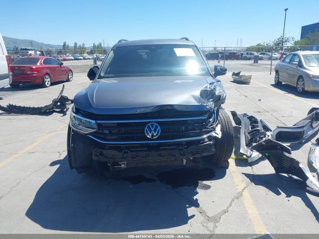 3VVCB7AX6NM093902 Volkswagen Tiguan 2.0t Se R-line Black