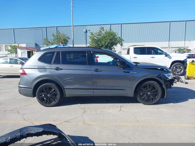 3VVCB7AX6NM093902 Volkswagen Tiguan 2.0t Se R-line Black