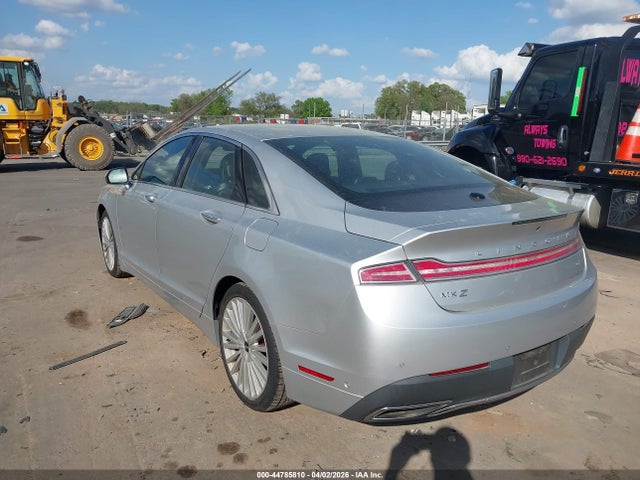 2017 LINCOLN MKZ 3LN6L5E96HR612572 Photo 2