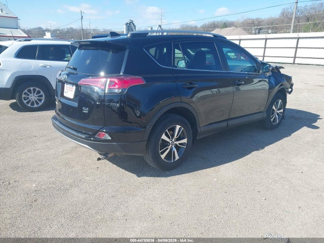 2017 Toyota Rav4 Xle მანქანა იყიდება აუქციონზე, vin: 2T3RFREV0HW676907, აუქციონის ნომერი: 44785836