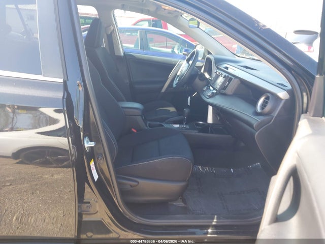 2017 Toyota Rav4 Xle მანქანა იყიდება აუქციონზე, vin: 2T3RFREV0HW676907, აუქციონის ნომერი: 44785836