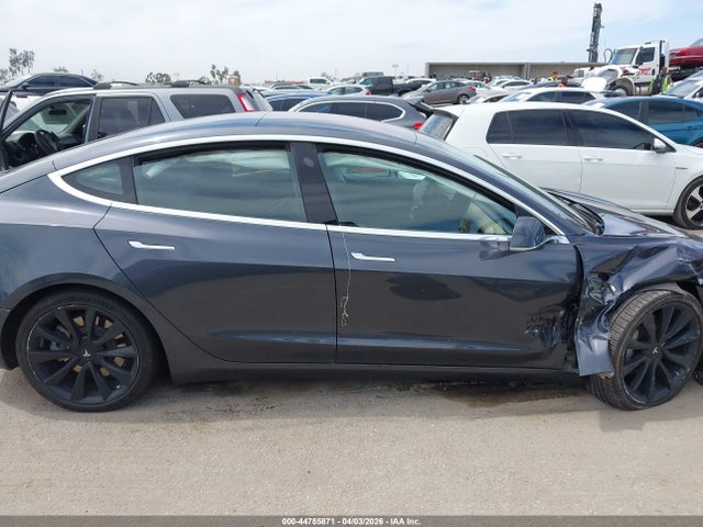 2018 Tesla Model 3 Long Range/performance მანქანა იყიდება აუქციონზე, vin: 5YJ3E1EB3JF065927, აუქციონის ნომერი: 44785871