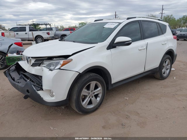 Toyota Rav4 Xle 2014 JTMWFREV6EJ021681 Image 2