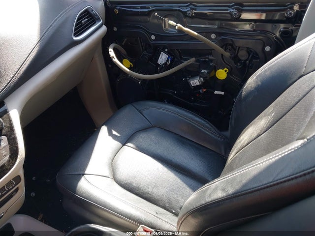 Продаж на аукціоні авто 2022 Chrysler Pacifica Touring L, vin: 2C4RC1BG1NR112656, номер лоту: 44785918