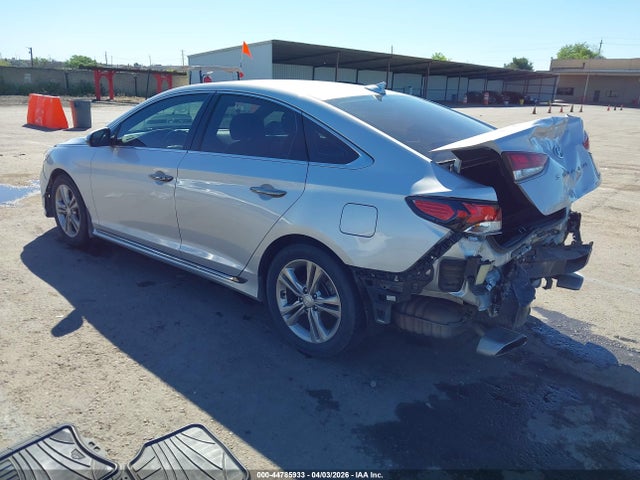 2019 HYUNDAI SONATA 5NPE34AFXKH813889 Photo 2