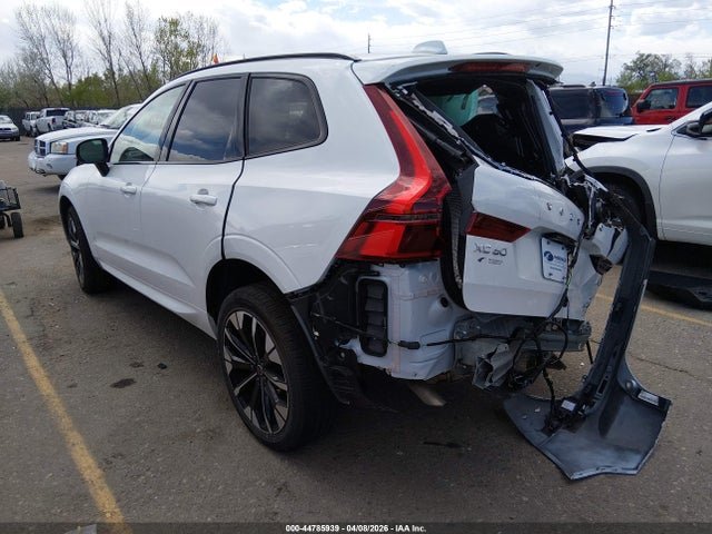 Volvo Xc60 B5 Plus 2026 YV4M12RC6T1314979 Image 3