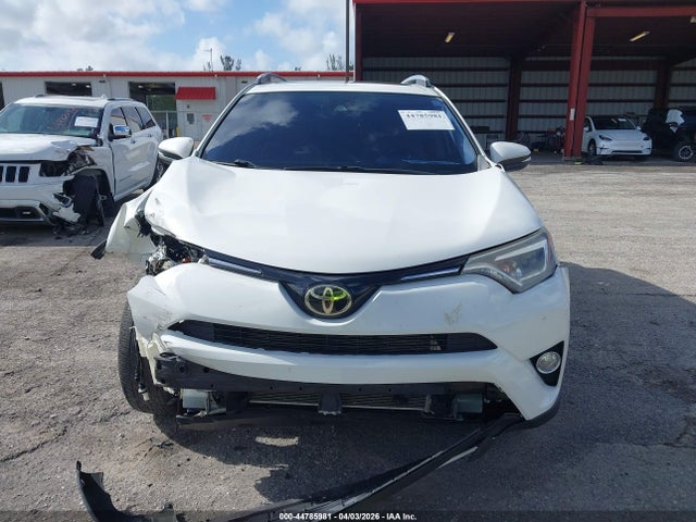 Auction sale of the 2018 Toyota Rav4 Limited, vin: JTMYFREV6JD126805, lot number: 44785981