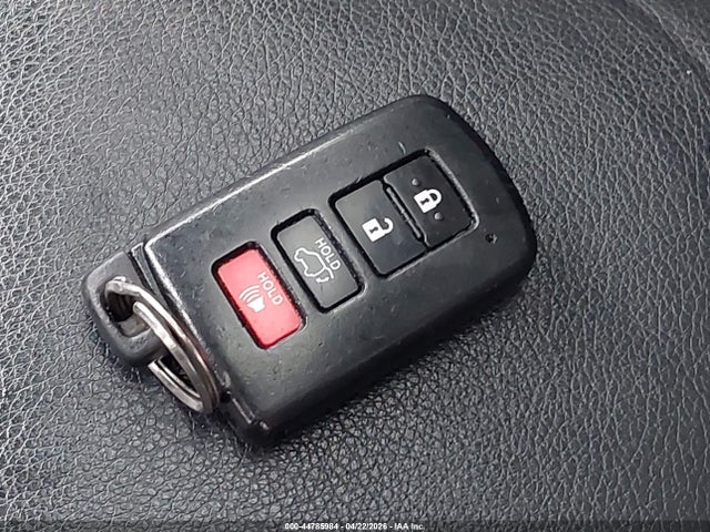 JTMJFREV0JJ227602 Toyota RAV4 SE