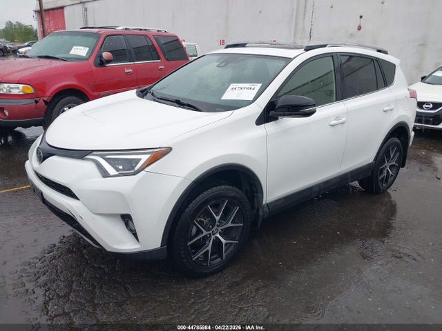 JTMJFREV0JJ227602 Toyota RAV4 SE