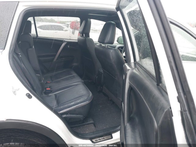 JTMJFREV0JJ227602 Toyota RAV4 SE