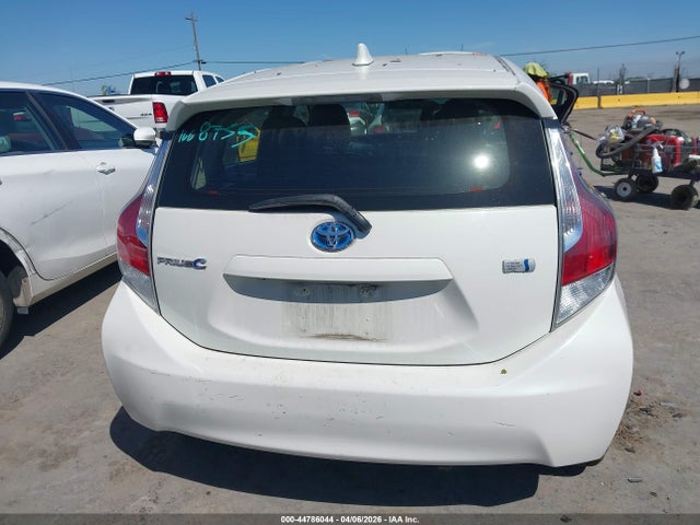 JTDKDTB30F1089559 Toyota Prius C Four
