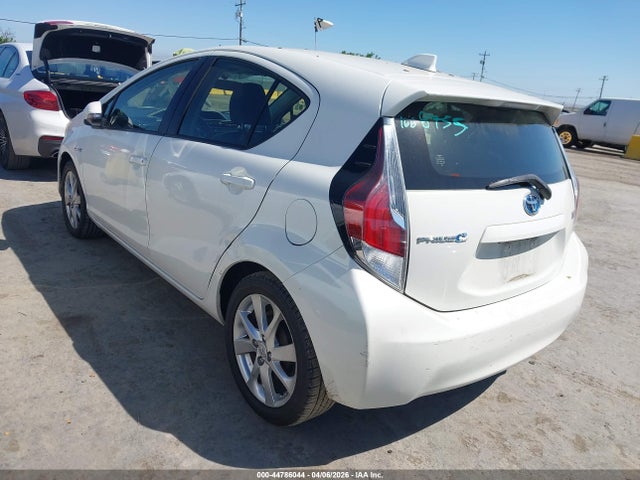 JTDKDTB30F1089559 Toyota Prius C Four