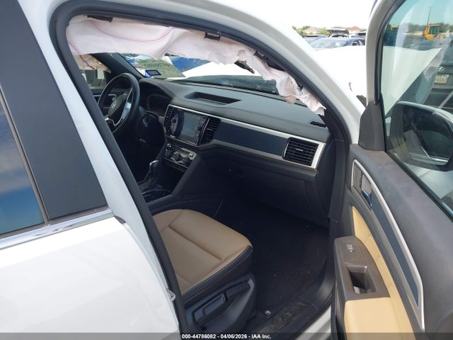 2022 Volkswagen Atlas Cross Sport 3.6l V6 Se W/technology მანქანა იყიდება აუქციონზე, vin: 1V2JE2CA8NC221825, აუქციონის ნომერი: 44786082