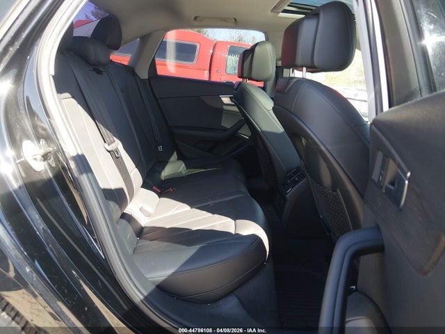 44786108 :رقم المزاد ، WAUDNAF48HN045332 vin ، 2017 Audi A4 2.0t Season Of Audi Premium مزاد بيع