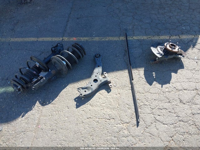 4T1BF1FKXGU518055 Toyota CAMRY XSE