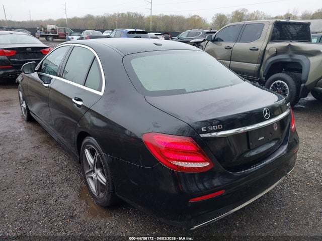 44786172 :رقم المزاد ، WDDZF4KBXHA015399 vin ، 2017 Mercedes-benz E 300 4matic مزاد بيع