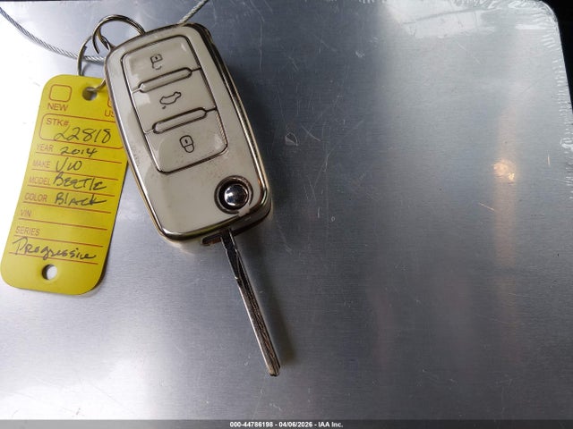 3VW5P7AT5EM806176 Volkswagen Beetle 2.5l